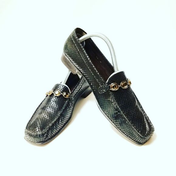 Stuart Weitzman  - Picture 2 of 5